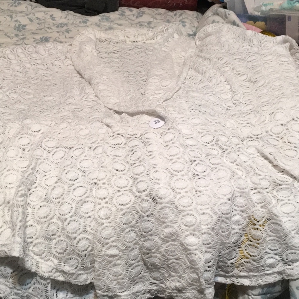 22w white long sleeved lace jacket
